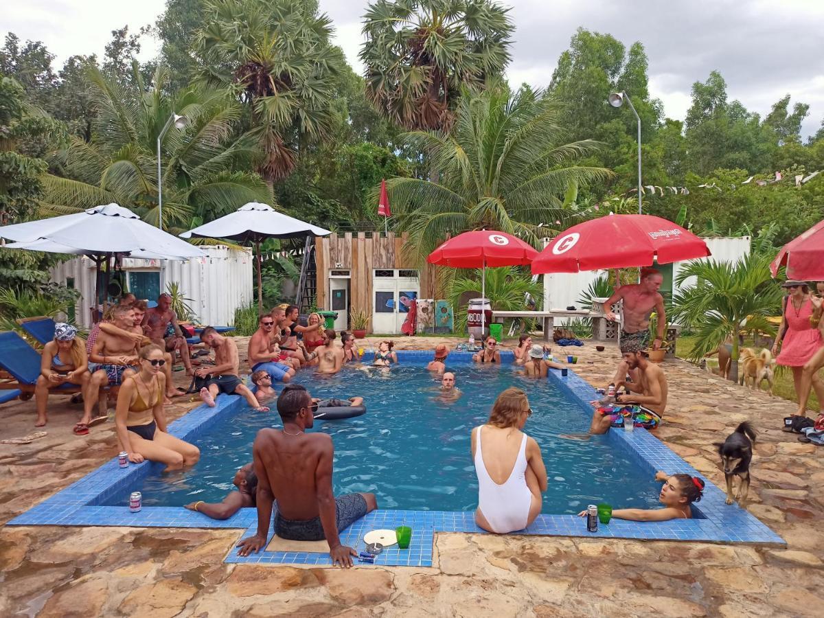 Hostel Karma Traders Kâmpôt Zewnętrze zdjęcie