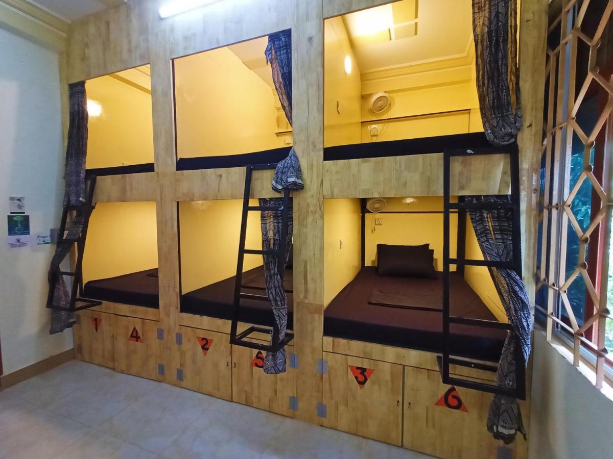 Hostel Karma Traders Kâmpôt Zewnętrze zdjęcie