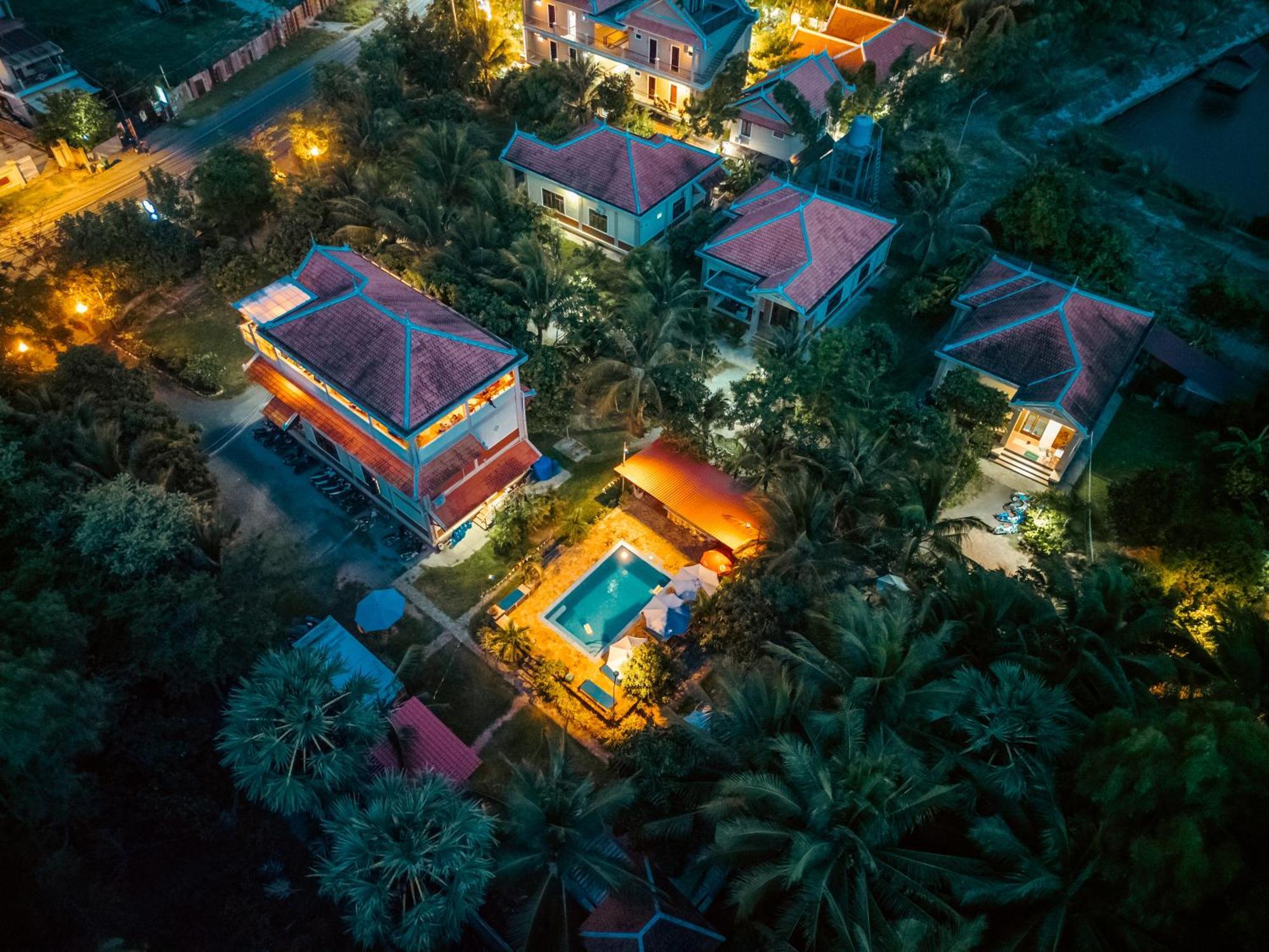 Hostel Karma Traders Kâmpôt Zewnętrze zdjęcie