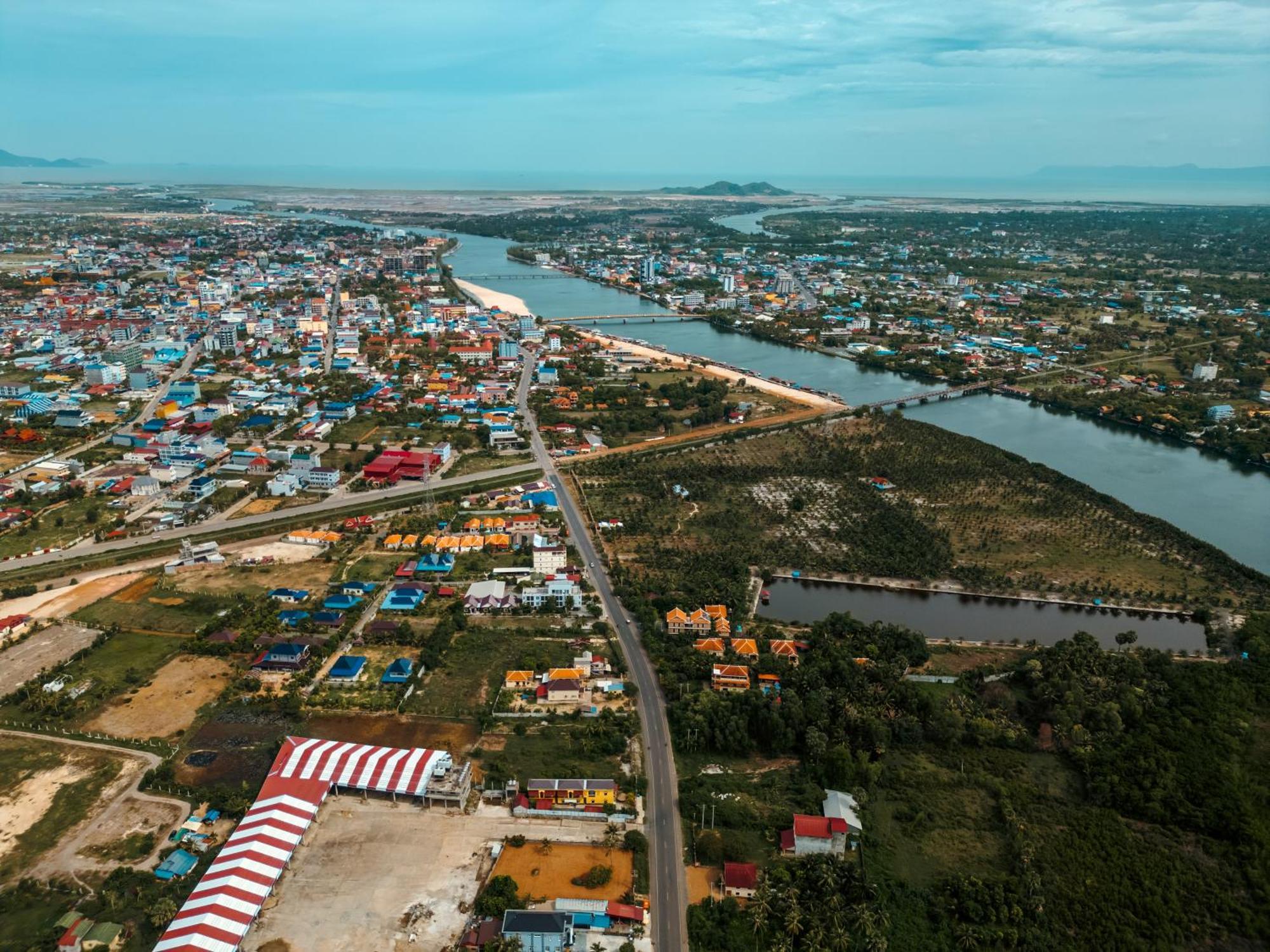 Hostel Karma Traders Kâmpôt Zewnętrze zdjęcie